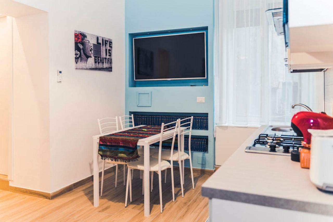 St. Teresa Museum Suites Napels Buitenkant foto